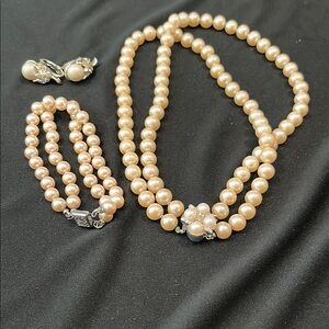 Elegant Pearl Jewelry Set